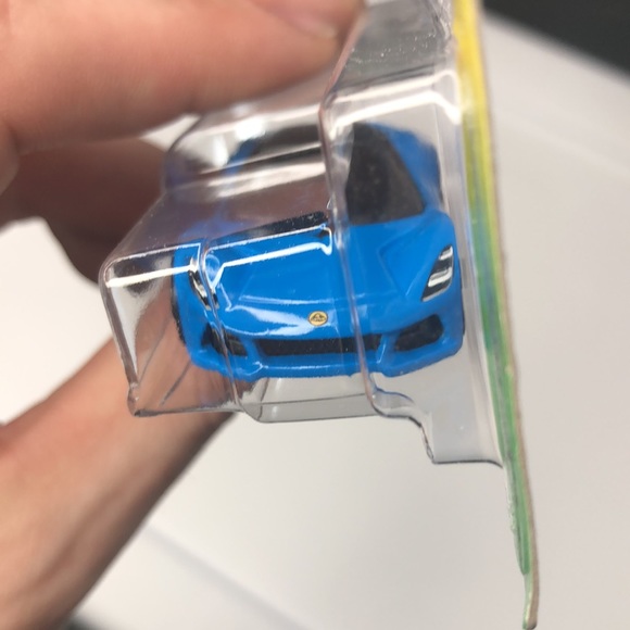 Lotus Emira - Picture 4 of 8